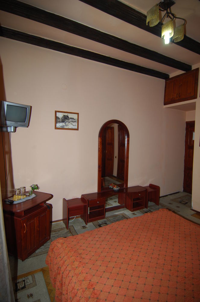 Pension Noemi Brasov Luaran gambar